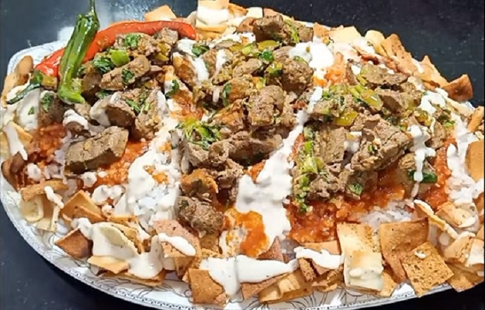 فتة الكبدة اختراع سهل وسريع لألذ اكله للشيف احمد عادل بالفيديو 