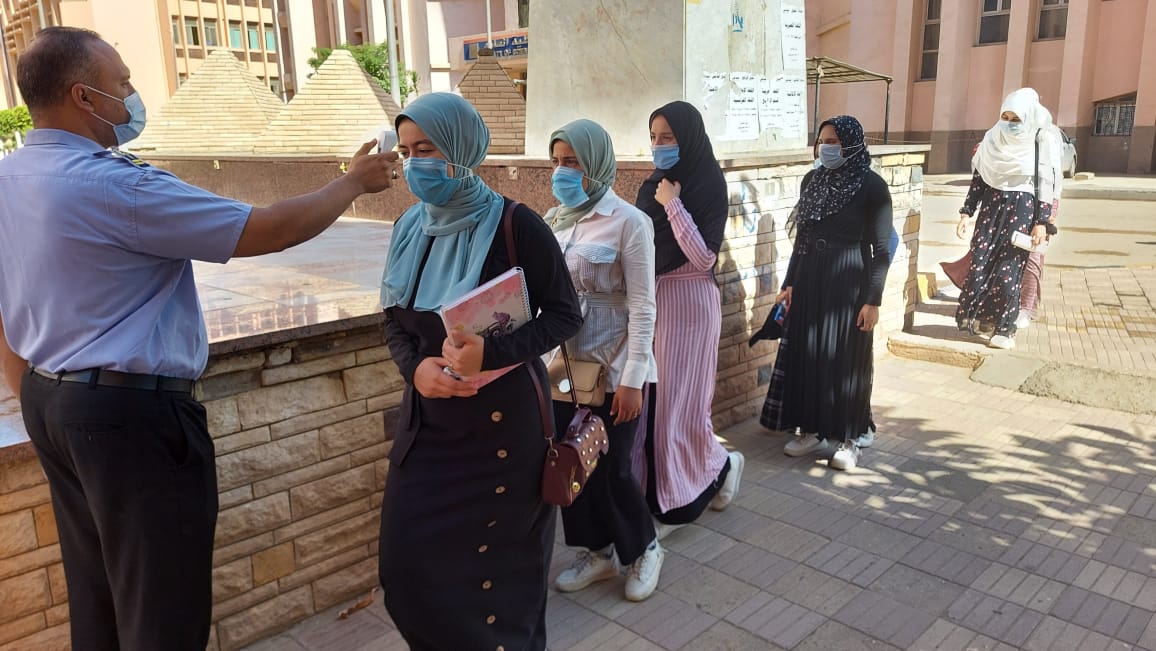 انتظام امتحانات الآداب والتجارة والاقتصاد المنزلى بجامعة المنوفية