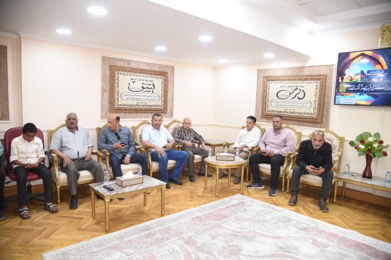 محافظ مطروح يلتقي مديري المديريات والإدارات والقطاعات بمطروح