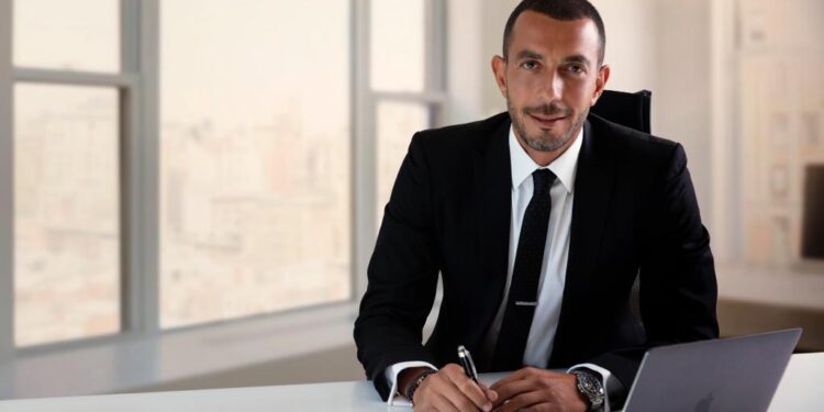 سوق العقارات بين 