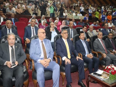 وزير الشباب يكرم مواهب 