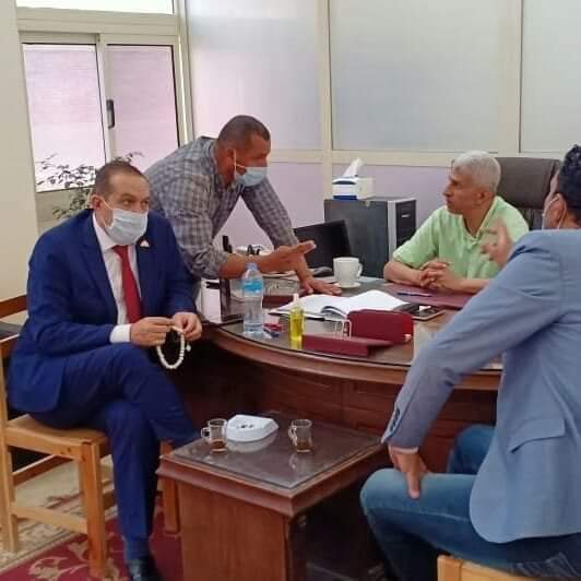 النائب نافع هيكل يتفقد إنشاءات محطة صرف صحي الصف في الجيزة.صور