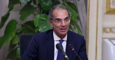 الدكتور عمرو طلعت وزير الاتصالات