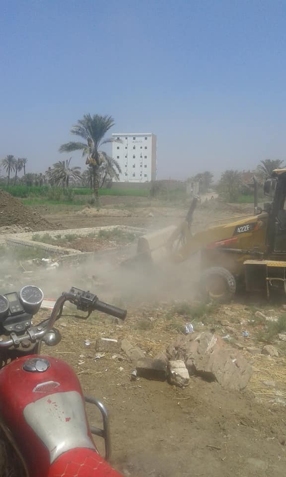حملات إزالة  لتعديات الأراضى الزراعية وأملاك الدولة بمراكز الفيوم.. صور