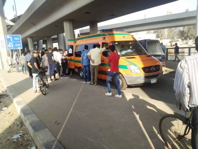 انتشال جثمان شاب غرق فى مياه ترعة المنصورية فى الدقهلية.. بالصور