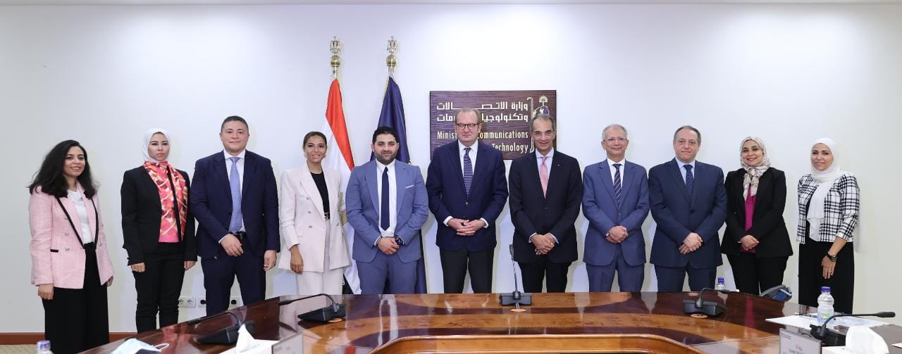 طلعت يشهد توقيع مذكرة تفاهم بين 