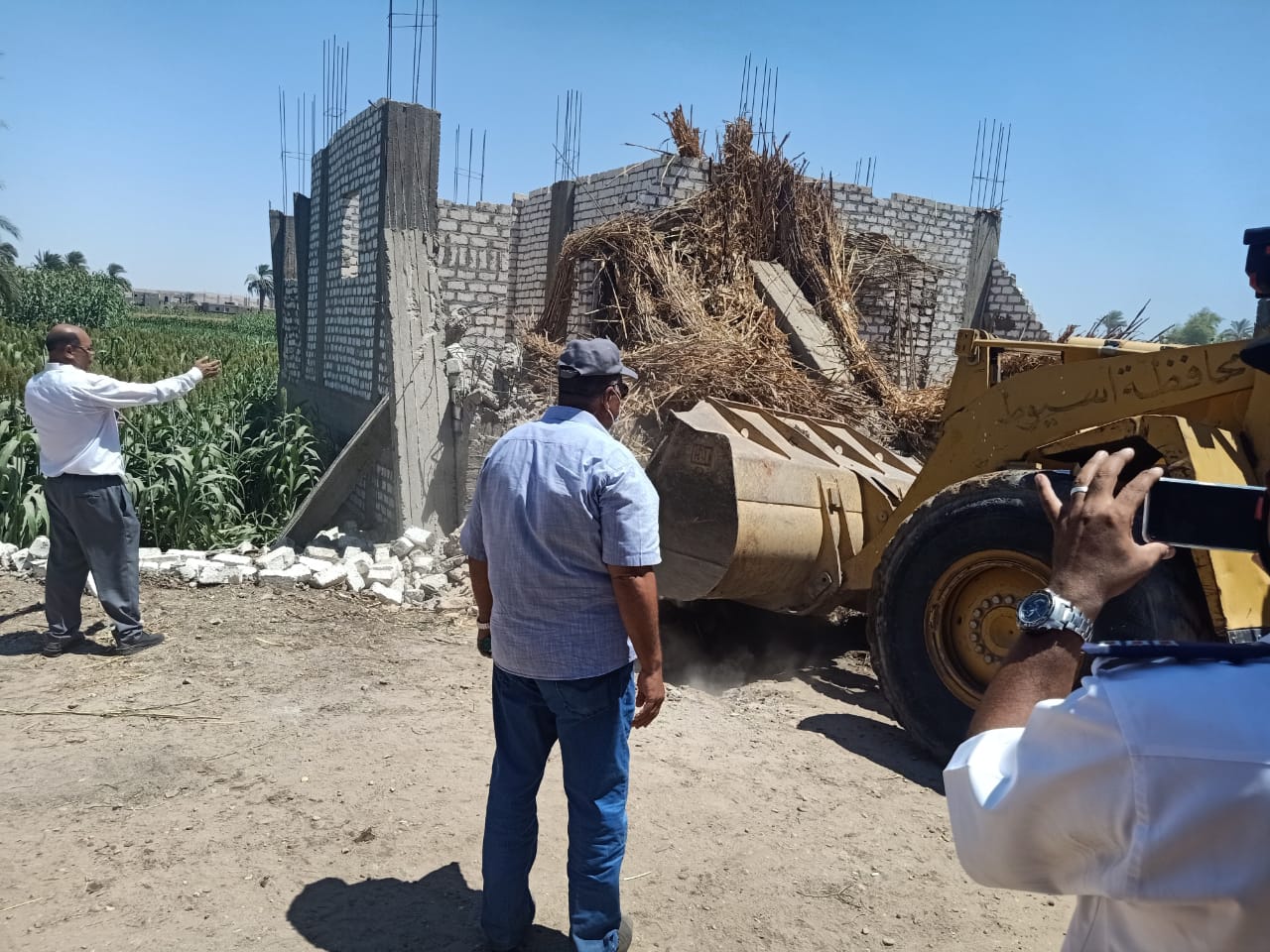 محافظ أسيوط: تنفيذ 1387 حالة ازالة بمركز منفلوط 