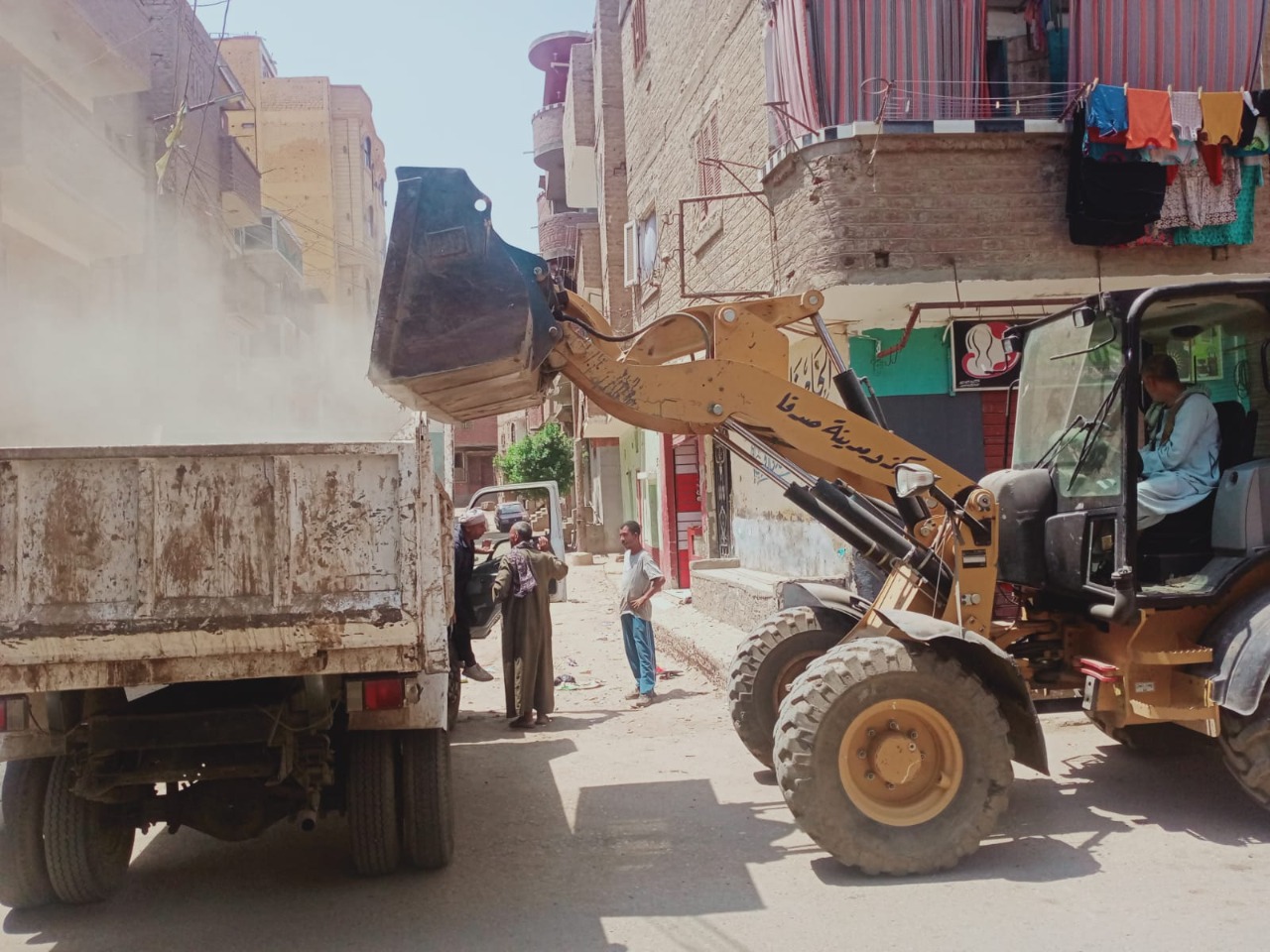 محافظ أسيوط: تنفيذ حملات نظافة ورفع القمامة بقرى مراكز ديروط وصدف