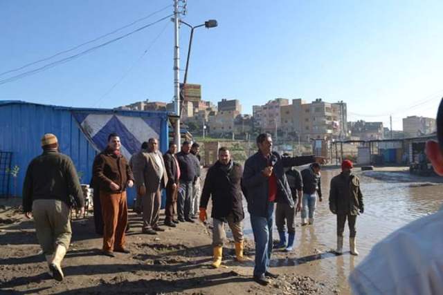رئيس مركز ومدينة بلطيم يتابع  أعمال سحب  مياه الأمطار