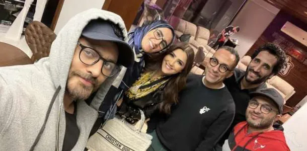 تامر حسنى وفريق العمل