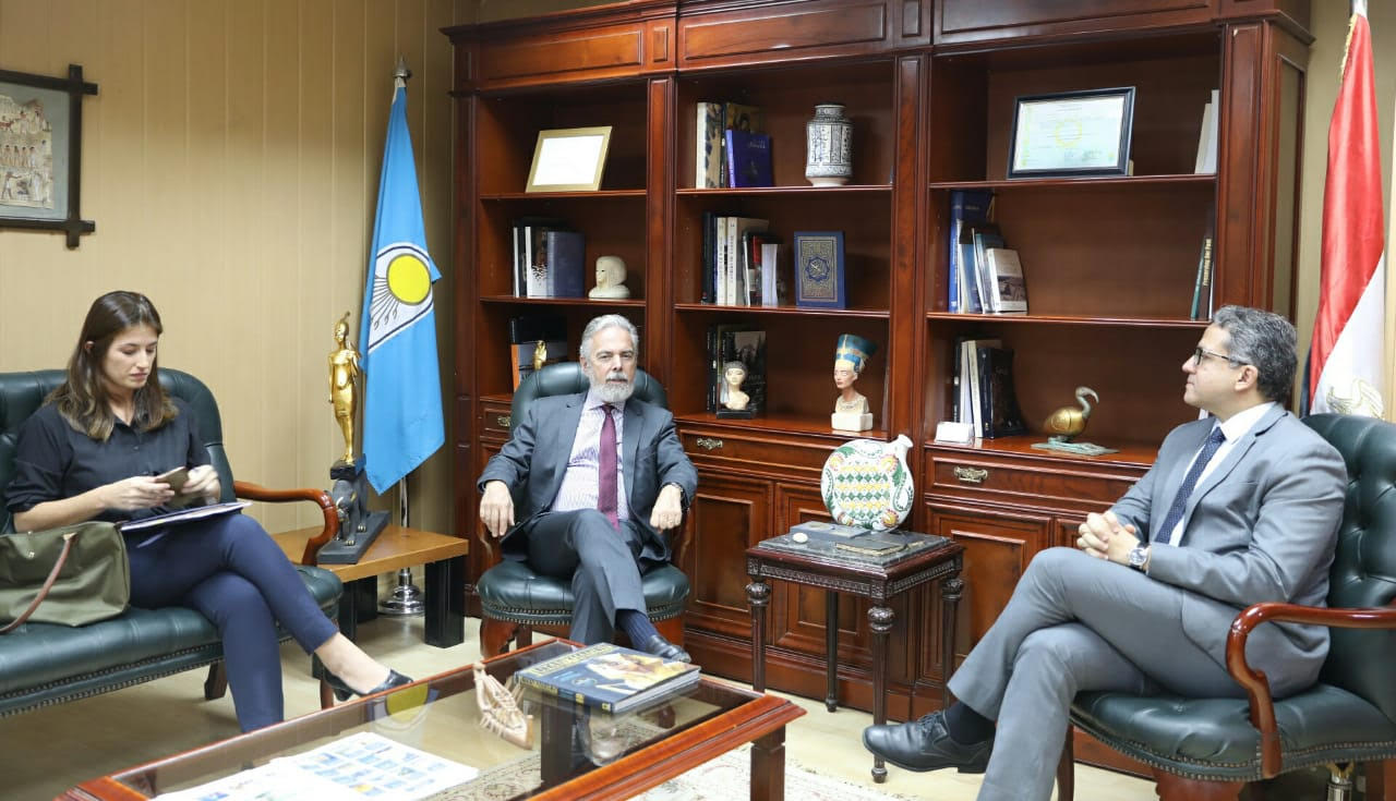 وزير الآثار يستقبل سفير البرازيل لبحث سبل التعاون الآثري