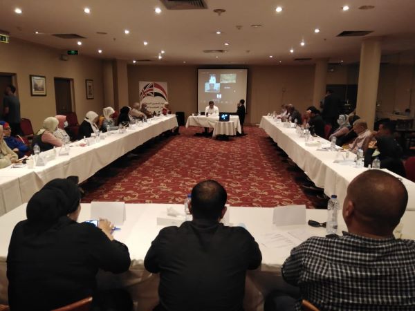 مؤسسة السادات تنظم مائدة مستديرة حول الحفاظ على الصحة العامة وتجنب كورونا.. بالصور
