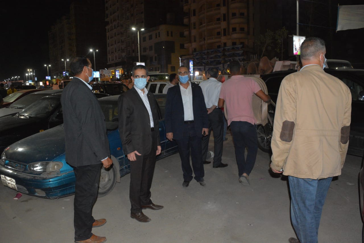 محافظ الغربية يتفقد شوارع طنطا في جوله ليليه-صور 