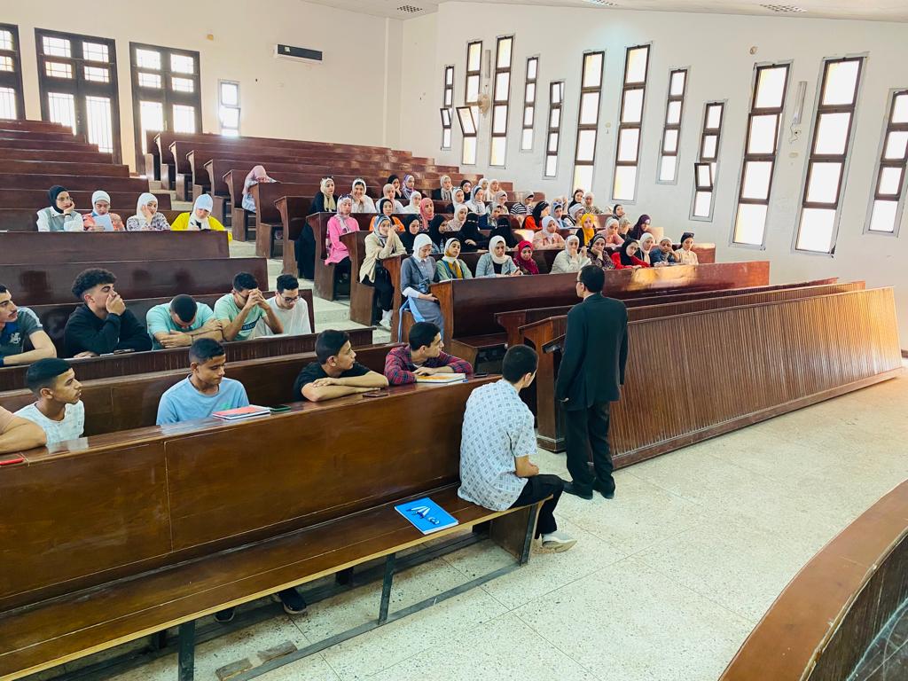 وكيل آداب العريش يواصل حملته التوعوية بأهمية مؤتمر شرم الشيخ COP 27