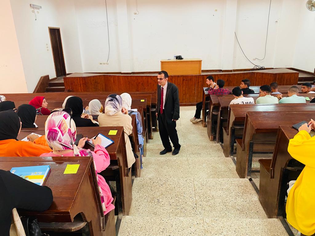 وكيل آداب العريش يواصل حملته التوعوية بأهمية مؤتمر شرم الشيخ COP 27