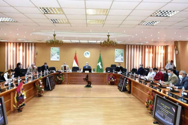 مساعدات مالية وفرص عمل للفئات الاولى بالرعاية فى الشرقية.. بالصور