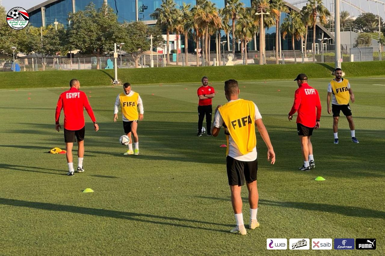 في حضور الوزير والسفير.. المنتخب الوطني يختتم استعداداته للقاء لبنان غدًا 