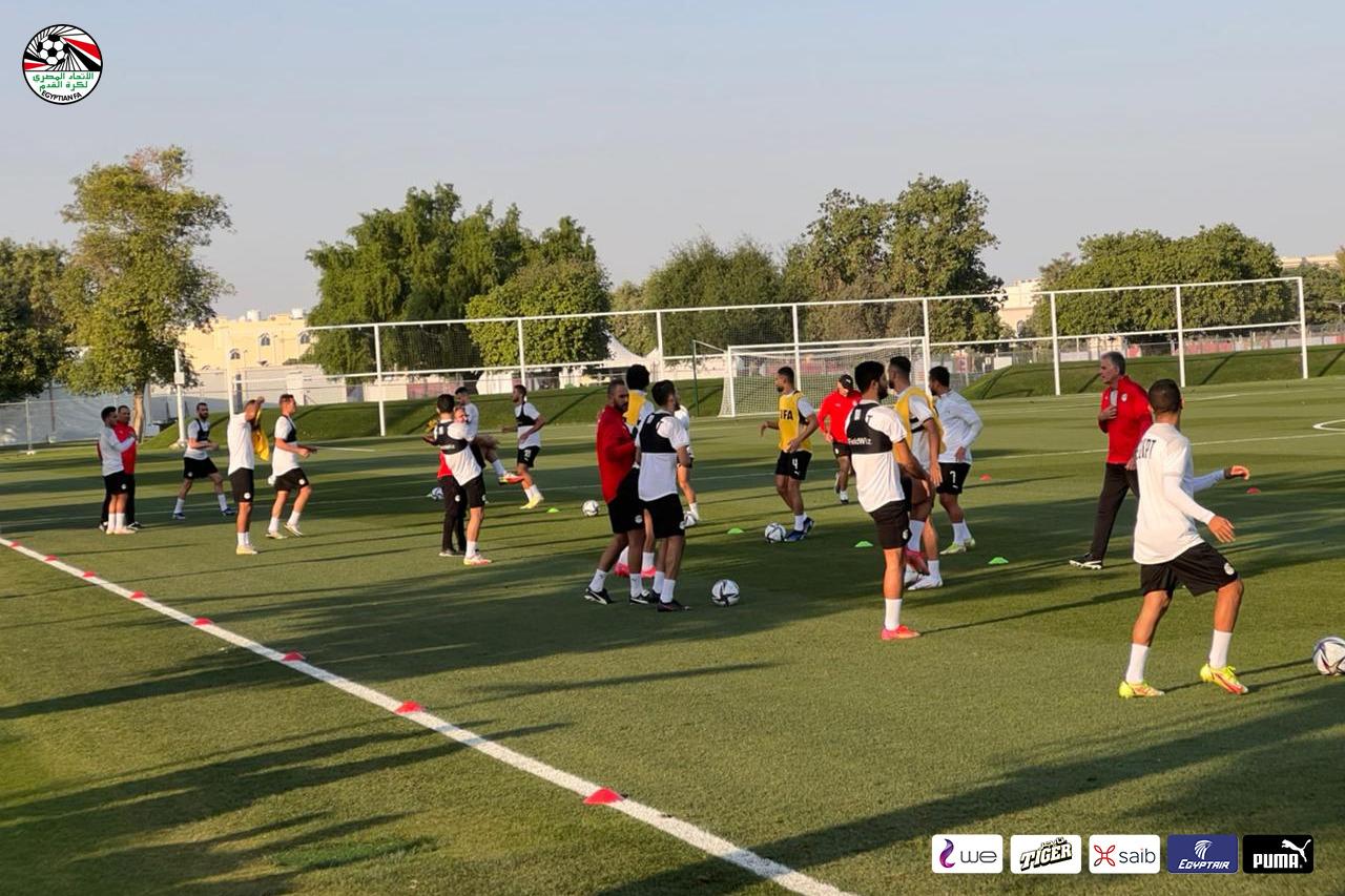 في حضور الوزير والسفير.. المنتخب الوطني يختتم استعداداته للقاء لبنان غدًا 