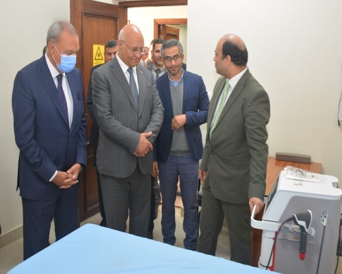 الهجان وسوسه يفتتحان مركز العلاج الطبيعى والتأهيل الطبى بجامعة بنها