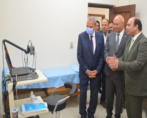 الهجان وسوسه يفتتحان مركز العلاج الطبيعى والتأهيل الطبى بجامعة بنها