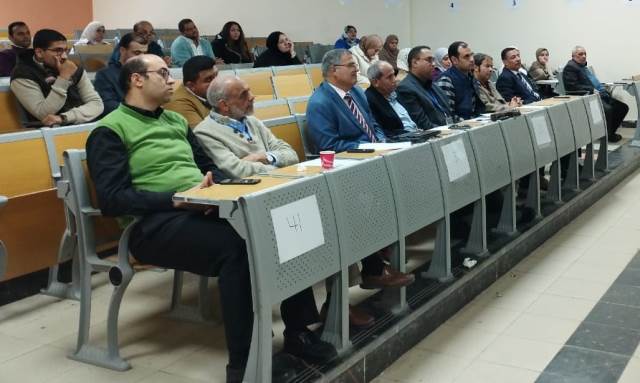 تعرف على مميزات وإمكانيات التعليم الإلكترونى بهندسة جامعة بدر.. صور