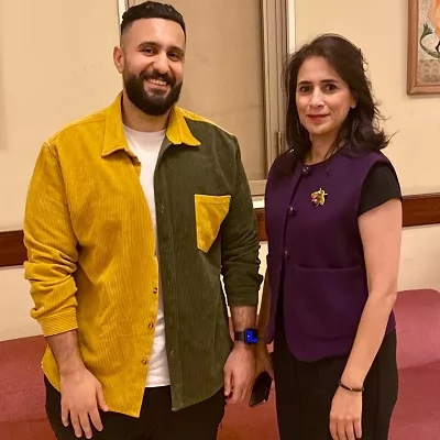 زينب المالكي ومحرر الجمهورية أونلاين 