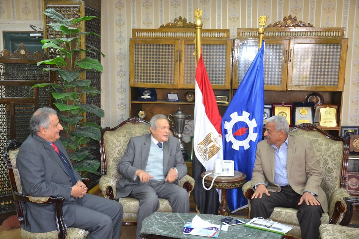 عبد المجيد صقر محافظ السويس