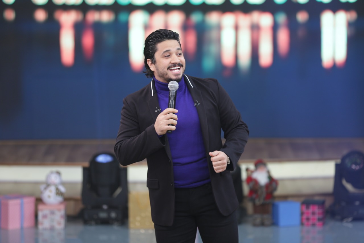 مدحت صالح والعسيلي ومصطفي حجاج ضيوف منى الشاذلي ليلة رأس السنة.. صور