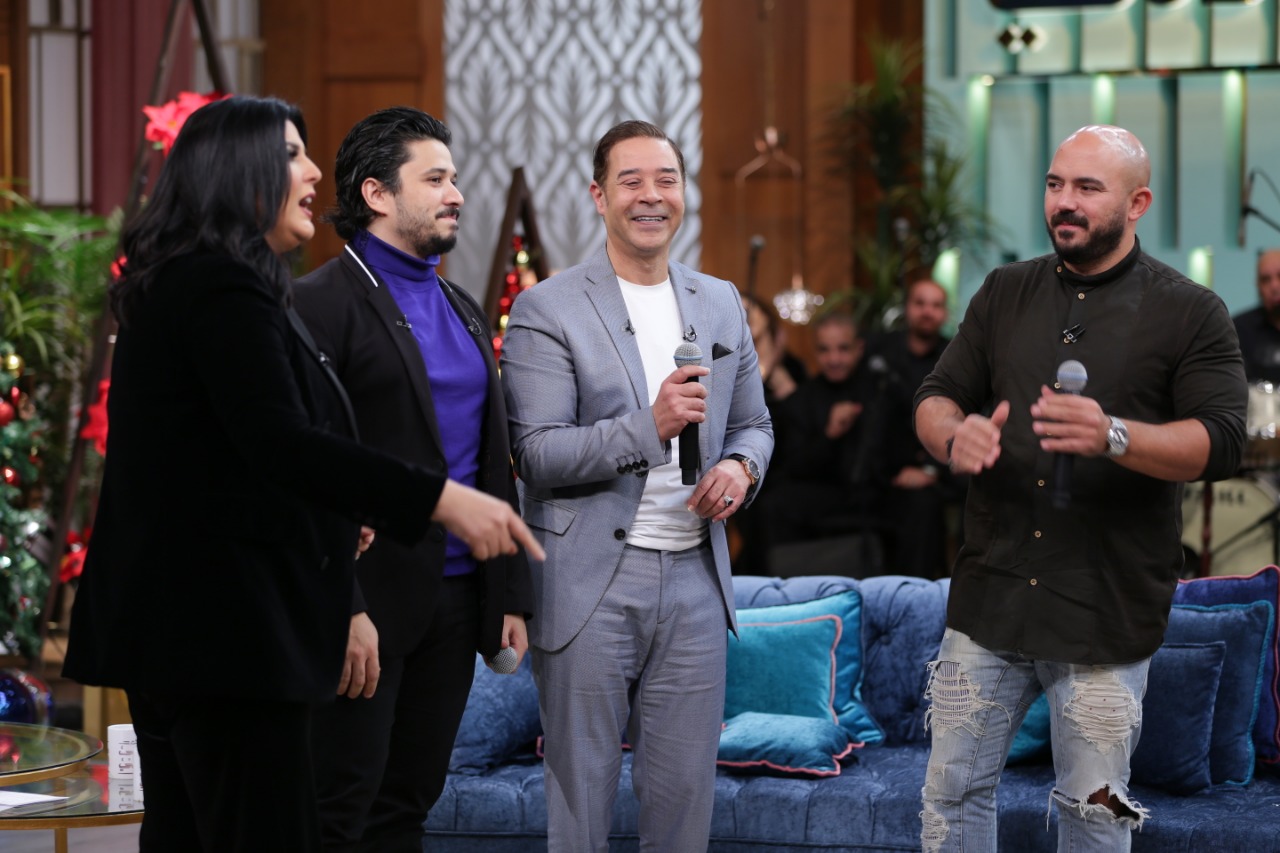 مدحت صالح والعسيلي ومصطفي حجاج ضيوف منى الشاذلي ليلة رأس السنة.. صور