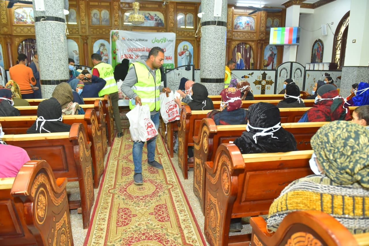 طن لحوم للأسر الاولى بالرعاية بالفشن بمناسبة العام الجديد 