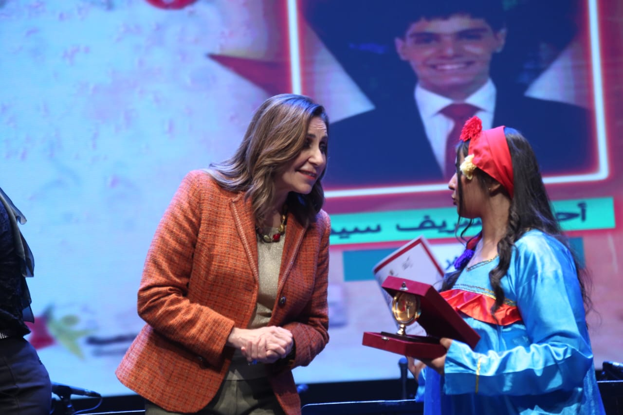 وزيرة الثقافة تُكرم الفائزين بمسابقة المواهب الذهبية لذوي القدرات