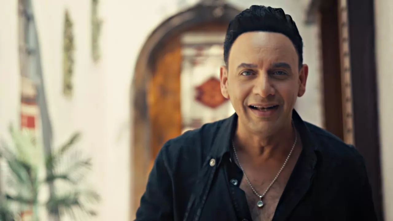 النجم مصطفى قمر