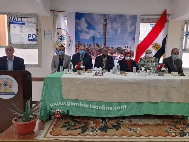 تعليمية العاشر من رمضان تكرم قسم التطوير التكنولوجي لدعمة منظومة التعليم الجديدة