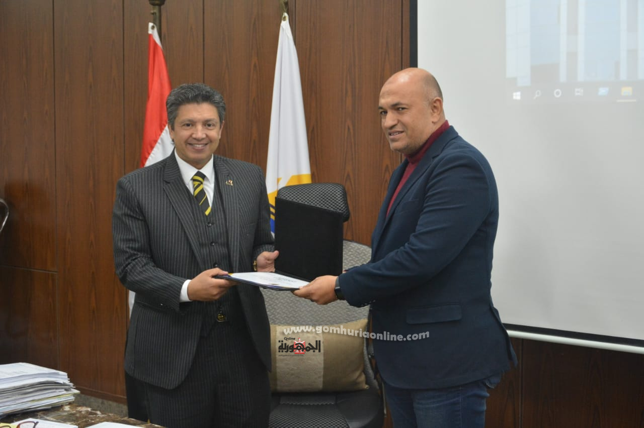 منح درجة الدكتوراة والماجستير إلي ٢٣ باحثا بجامعة دمياط