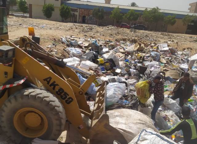 النجار: جهاز 6 أكتوبر يغلق ويشمع 5 محلات وينفذ حملة إزالات مكبرة.. بالصور
