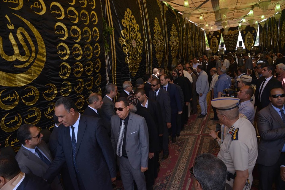 صلاة الجنازة على مدير الامن فى عمر مكرم اسيوط