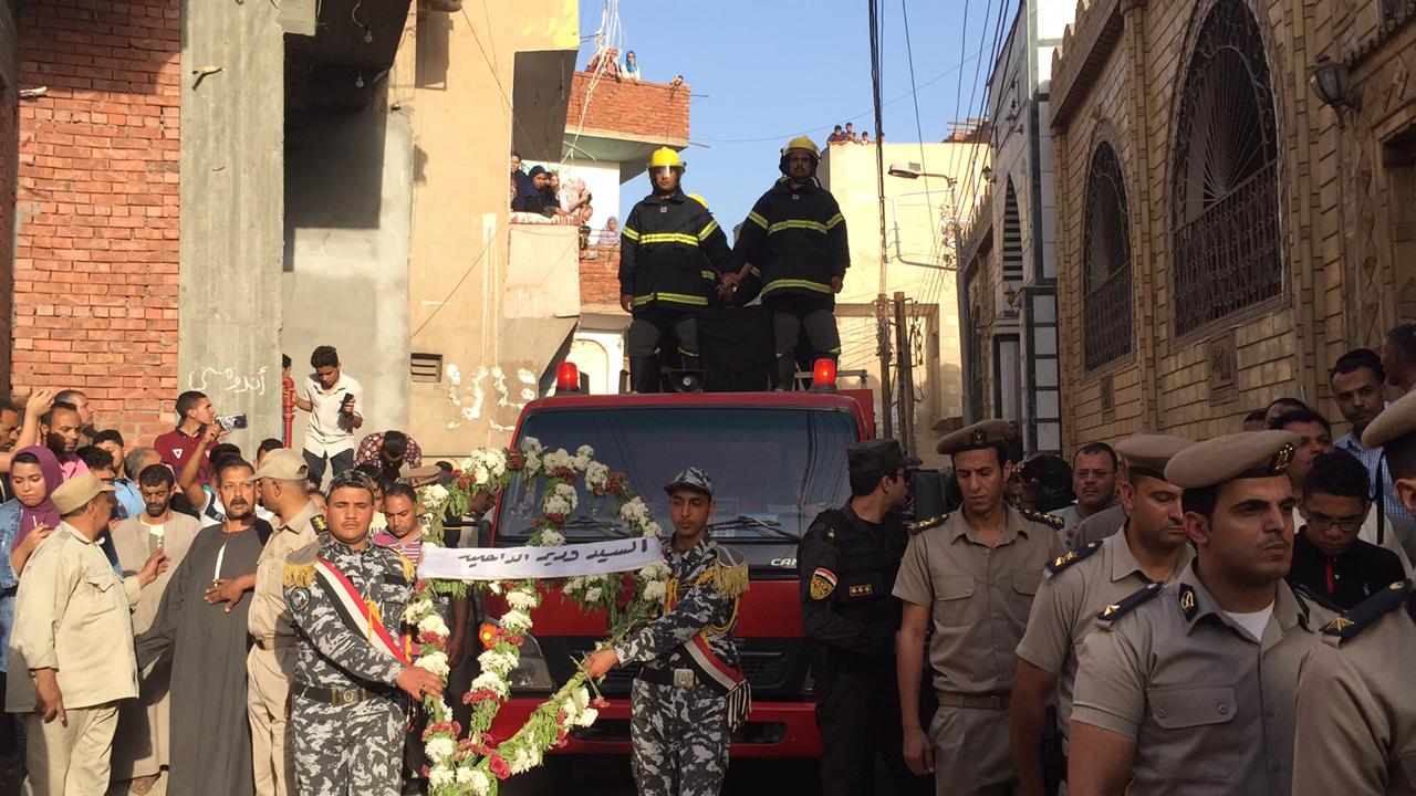 جنازه شعبية مهيبة لمدير امن اسيوط بمسقط رأسه بالغربية