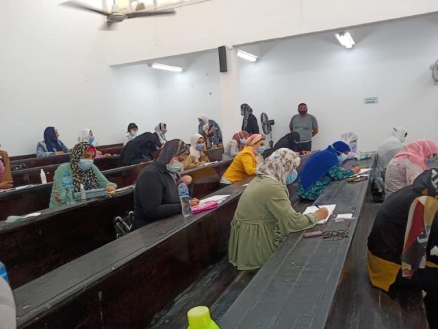 هدوء داخل لجان إمتحانات معهد الدراسات الأفروآسيوية للدراسات العليا بجامعة قناة السويس 