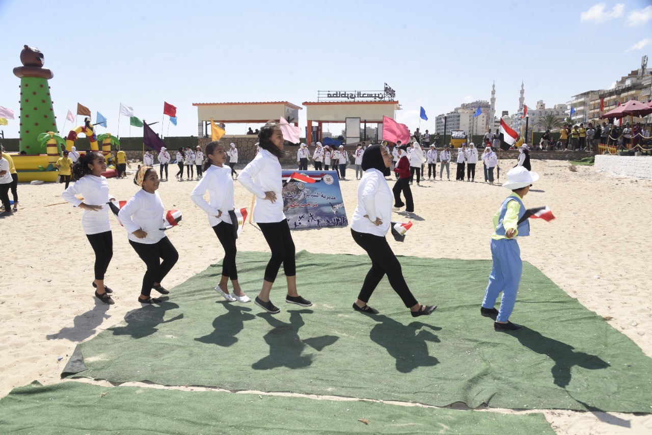 احتفالية كبرى بشواطئ مطروح بالذكرى التاسعة لثورة 30 يونيو 