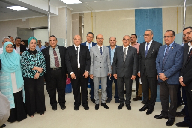 رئيس جامعة أسيوط يفتتح وحدة الكلى الصناعية الجديدة بتكلفة 31 مليون جنيه