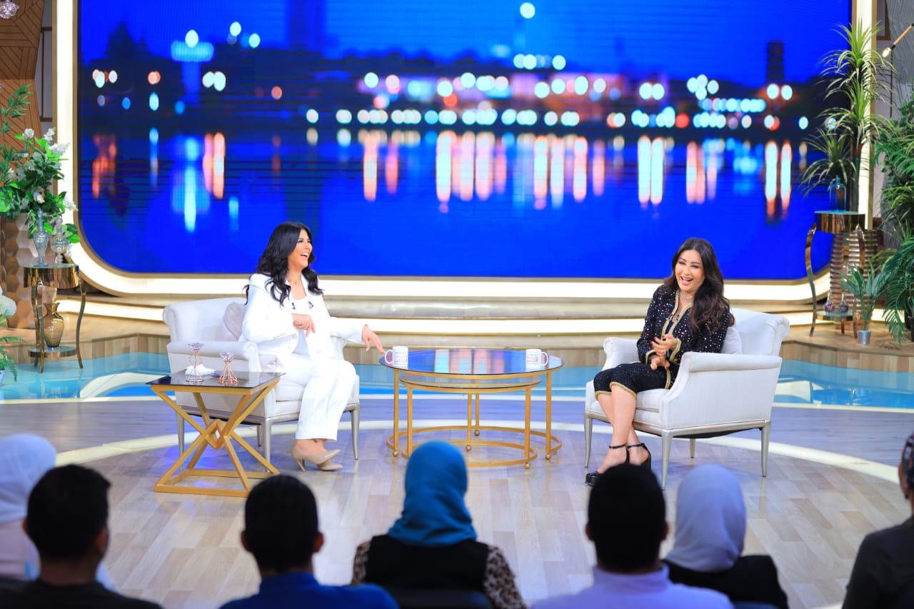 لطيفة تتصدر التريند في الوطن العربي بعد عرض حلقتها مع مني الشاذلي