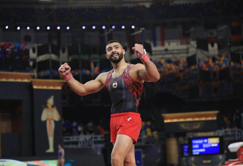 عمر العربي لاعب منتخب مصر للجمباز الفني