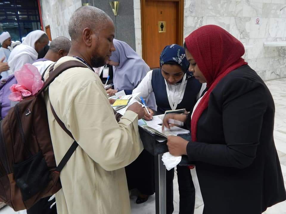 مطار اسوان يستقبل أخر الرحلات الجوية لعودة الحجاج 