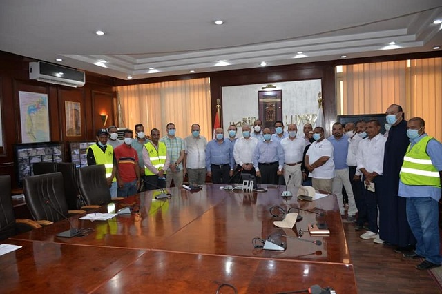 وزير التنمية المحلية يتابع معدلات تنفيذ مشروعات برنامج تطوير الريف المصري بالأقصر