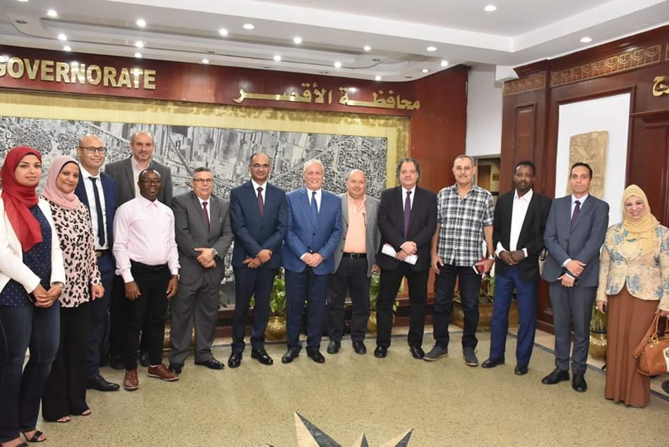  محافظ الأقصر ونائب وزير الإسكان وممثلو البنك الإفريقى يتابعون تنفيذ برنامج الصرف
