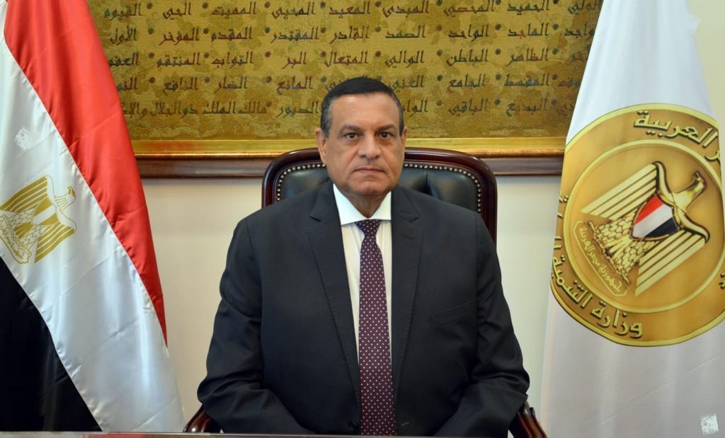 اللواء هشام آمنة وزير التنمية المحلية