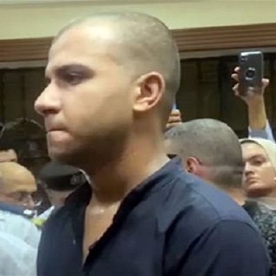 عصام صاصا  بالأزرق 