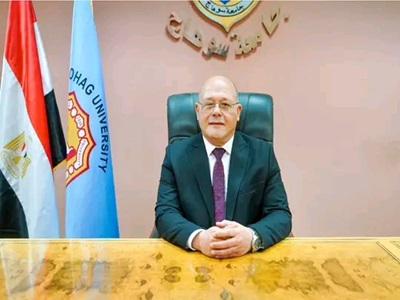 الدكتور حسان النعماني رئيس جامعة سوهاج