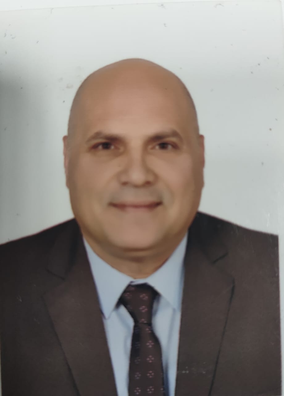 أحمد محمد محمود الرفاعى رئيس النقابة العامة 