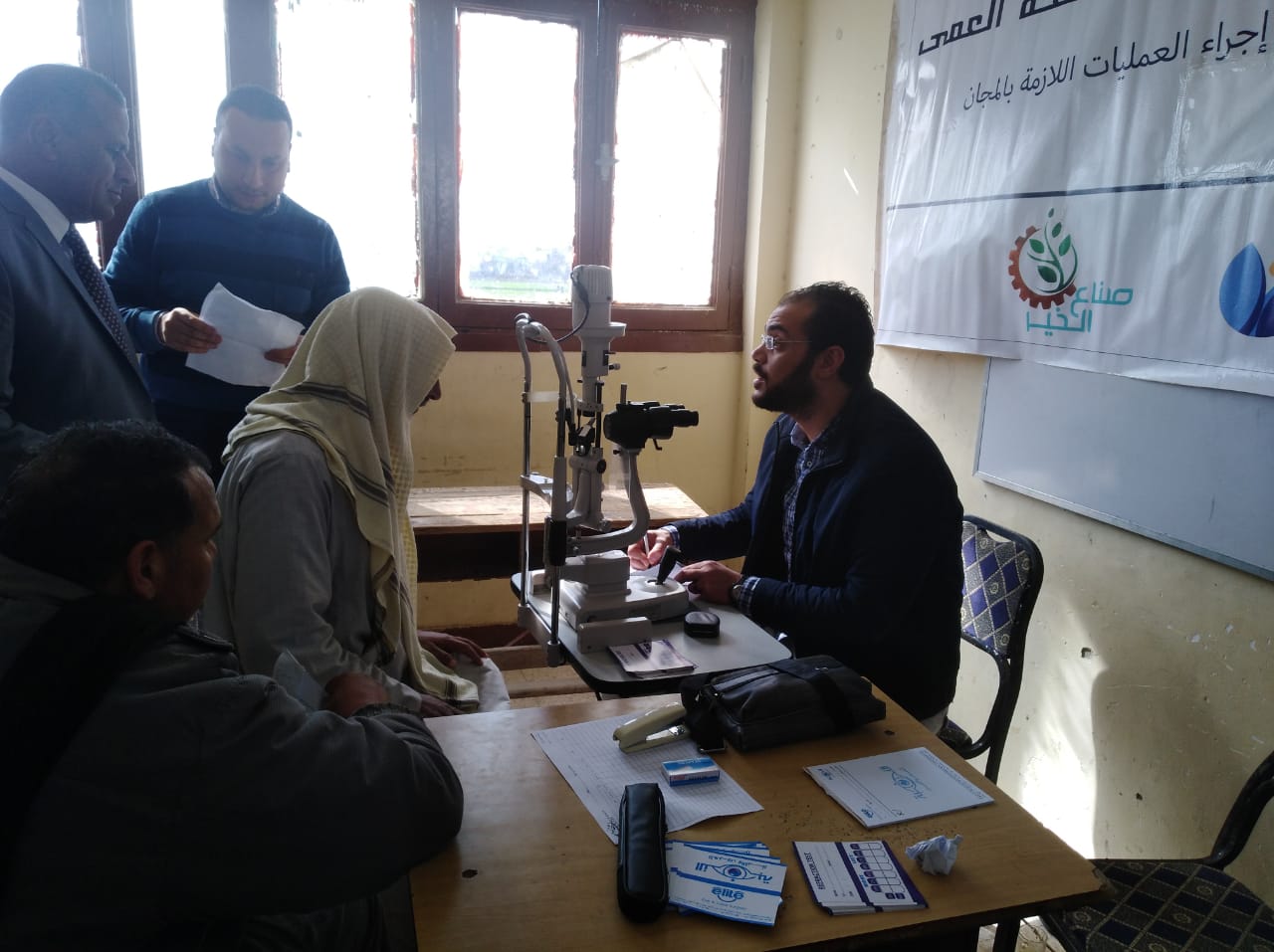  عينيك فى عينيا تعالج 700 حالة رمد في حوش عيسى بالبحيرة .صور